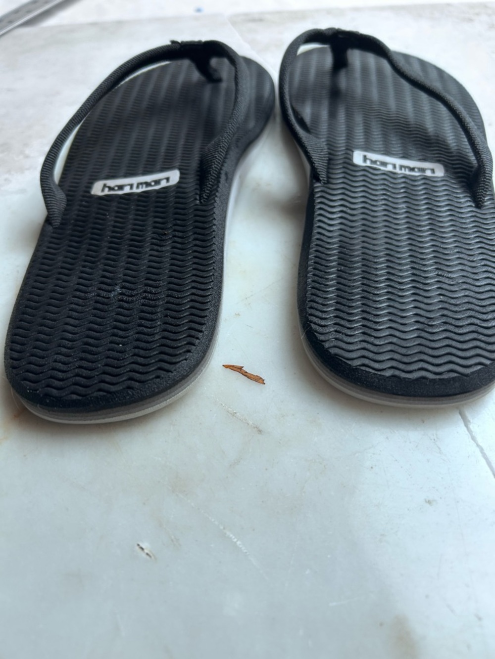 Hari Mari Black Textured Strap Flip Flops - Picture 5 of 7